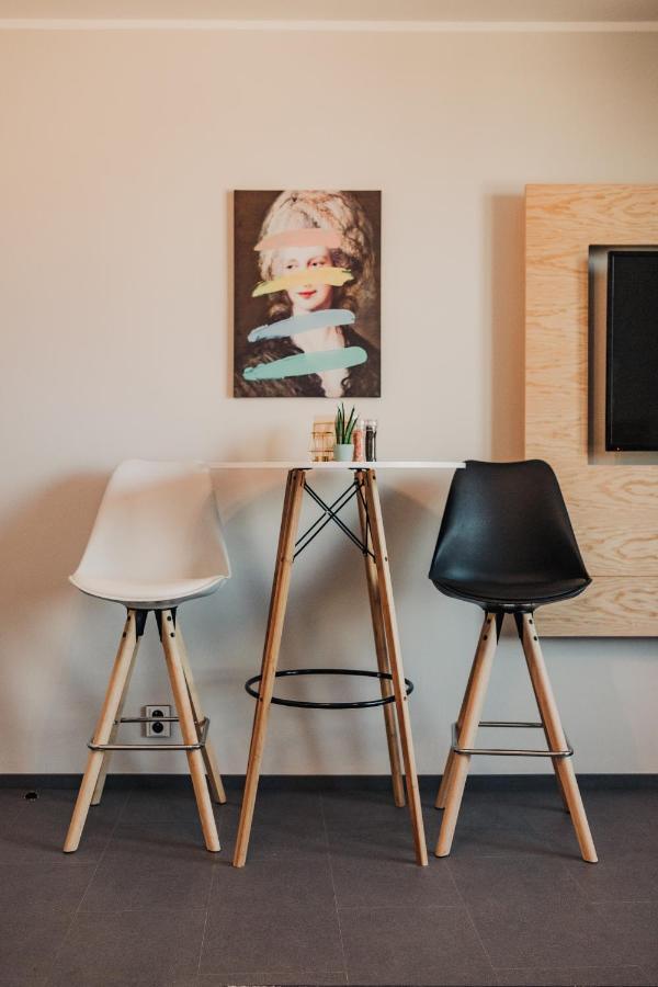 Beautiful New Studio, 400M From The Square Apartment Plzen Luaran gambar